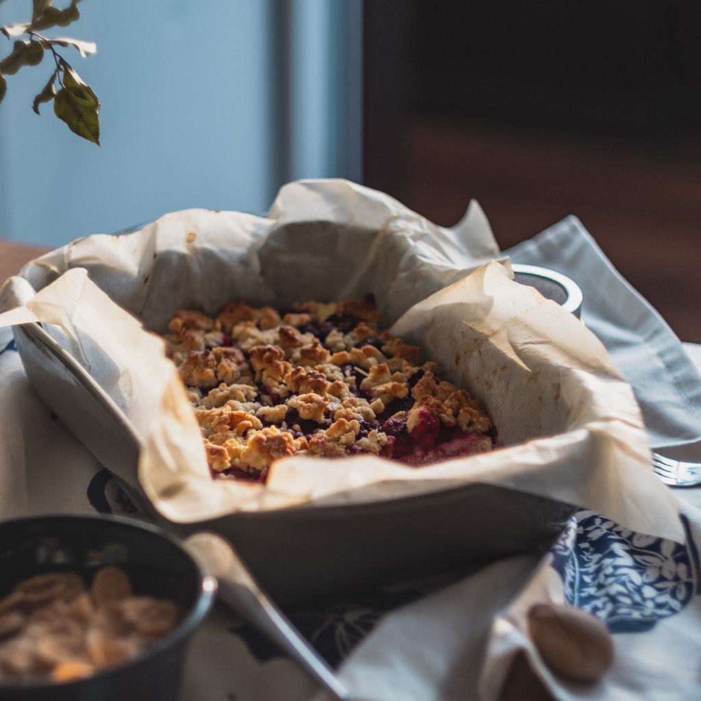 Read more about the article Plum & Shiraz Gin Crumble