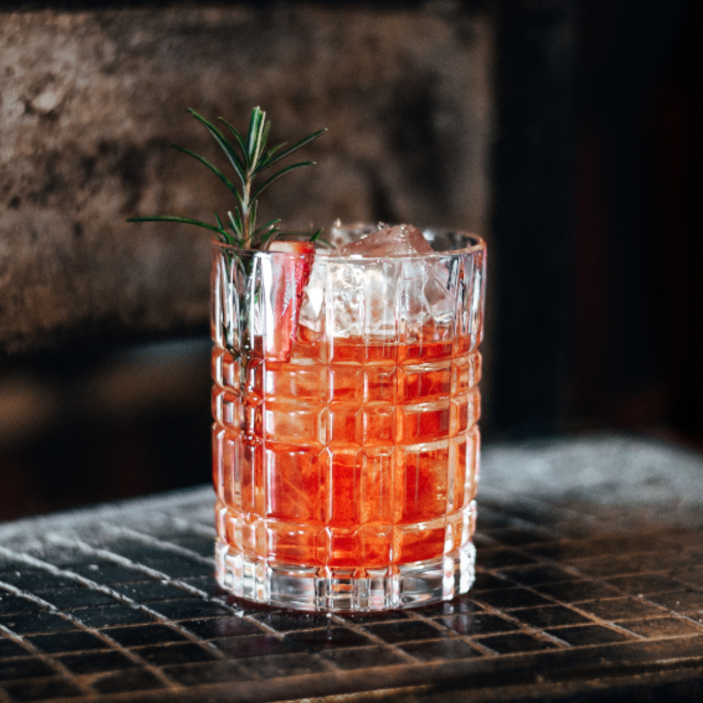 Read more about the article Strawberry & Grapefruit Negroni