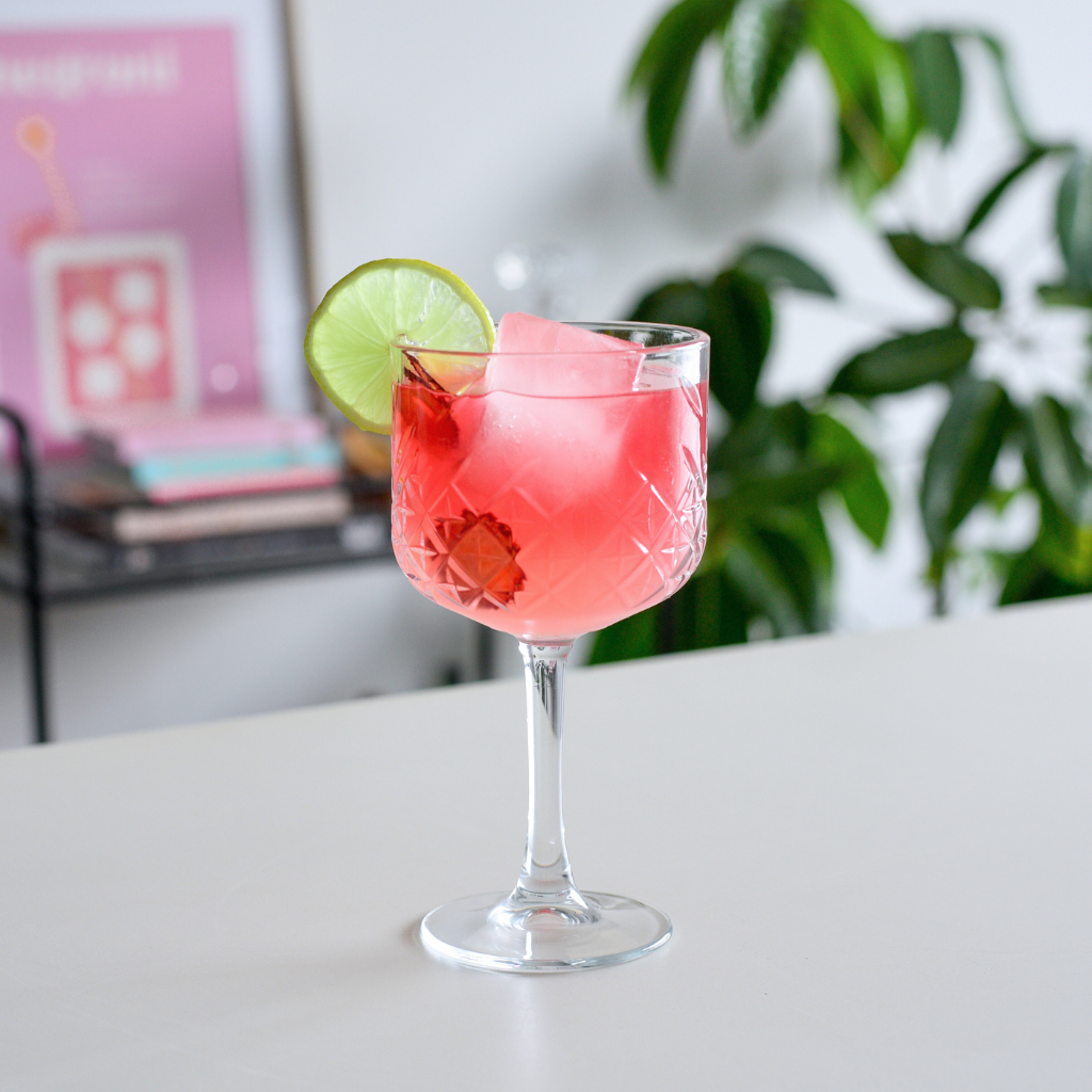 Read more about the article Berry Pink Floradora Cocktail