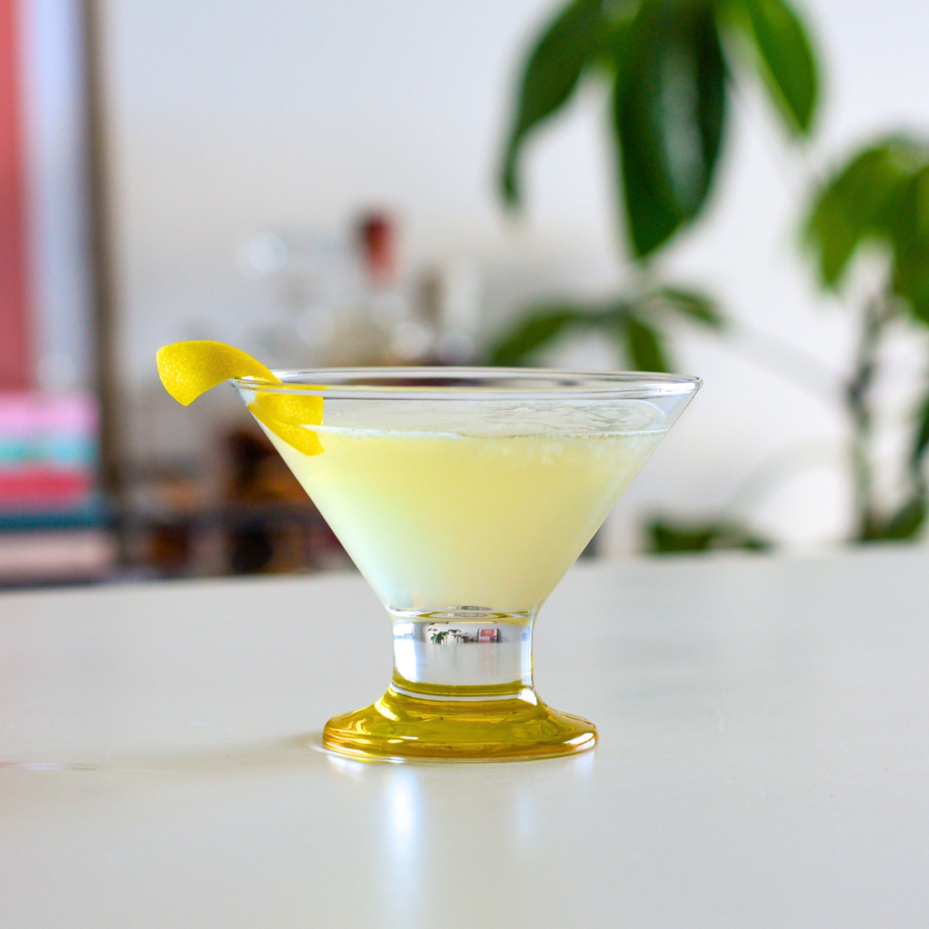 Read more about the article Bees Knees Cocktail
